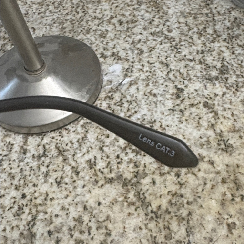 Quay Australia High Key Micro Sunglasses - Picture 3 of 4